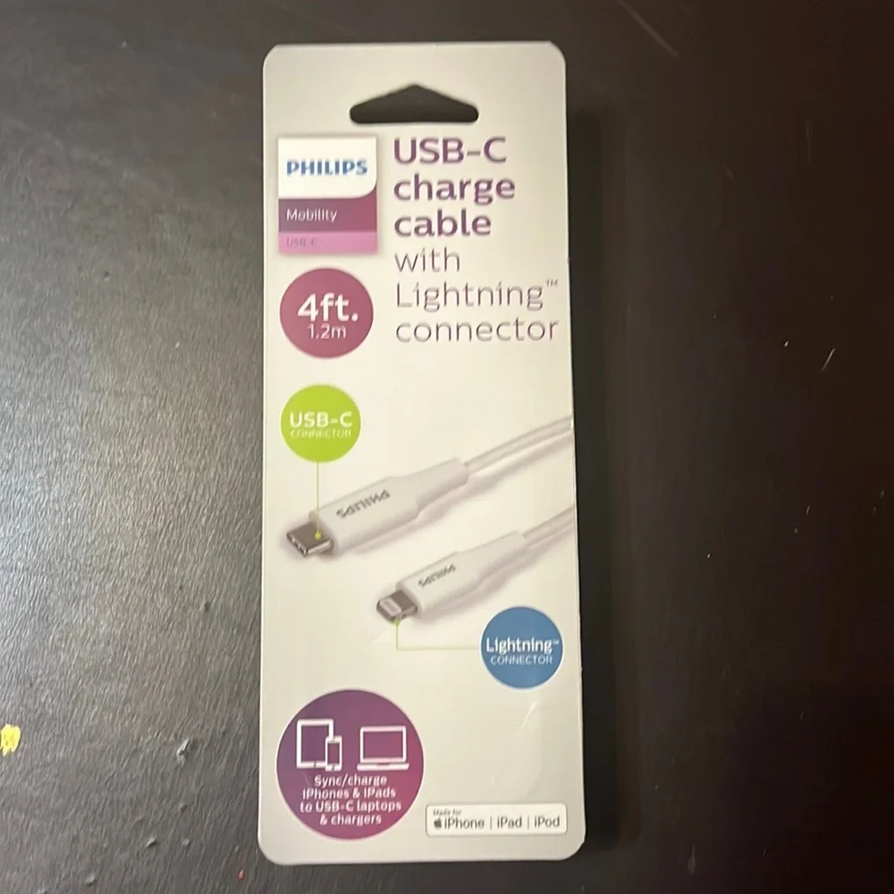 Philips USB-C Charging Cable with Lightning Connector 4 ft (1 ct)